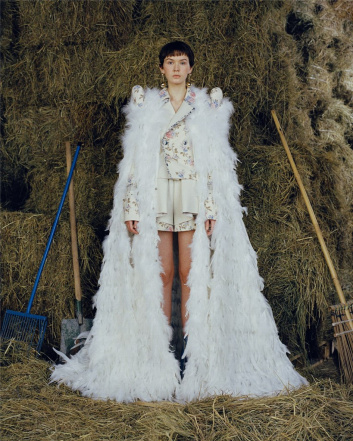 Fotoservizio/FW 21-22/WOMEN/PRESENTAZIONE/SARA WONG/DP2/4