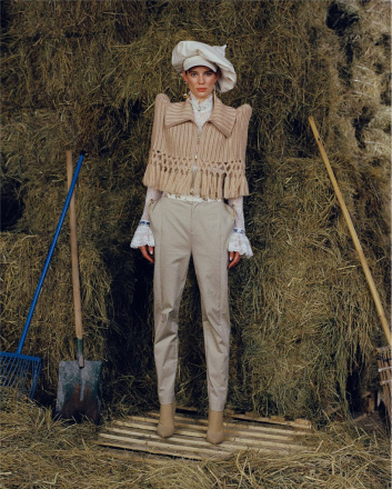 Fotoservizio/FW 21-22/WOMEN/PRESENTAZIONE/SARA WONG/DP2/6