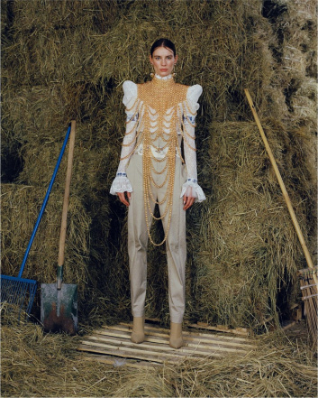 Fotoservizio/FW 21-22/WOMEN/PRESENTAZIONE/SARA WONG/DP2/7