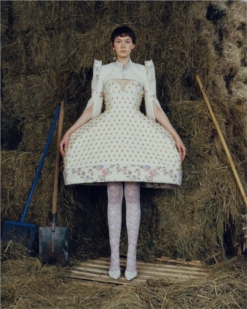 Fotoservizio/FW 21-22/WOMEN/PRESENTAZIONE/SARA WONG/DP2/8