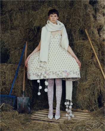 Fotoservizio/FW 21-22/WOMEN/PRESENTAZIONE/SARA WONG/DP2/9
