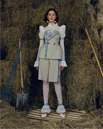 Fotoservizio/FW 21-22/WOMEN/PRESENTAZIONE/SARA WONG/DP2/1