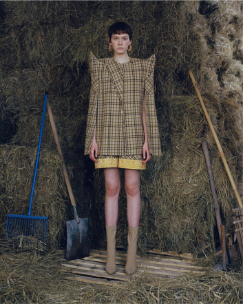 Fotoservizio/FW 21-22/WOMEN/PRESENTAZIONE/SARA WONG/DP2/19
