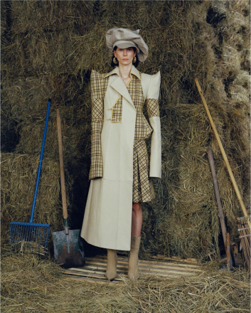 Fotoservizio/FW 21-22/WOMEN/PRESENTAZIONE/SARA WONG/DP2/24