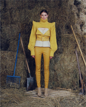 Fotoservizio/FW 21-22/WOMEN/PRESENTAZIONE/SARA WONG/DP2/27