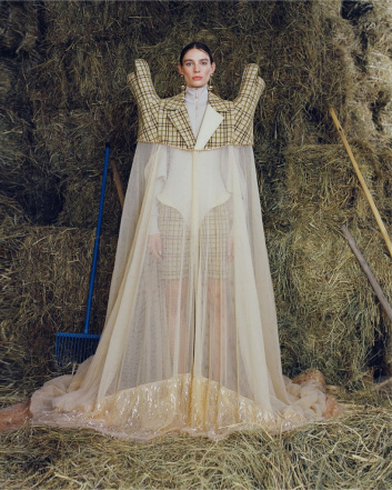 Fotoservizio/FW 21-22/WOMEN/PRESENTAZIONE/SARA WONG/DP2/29
