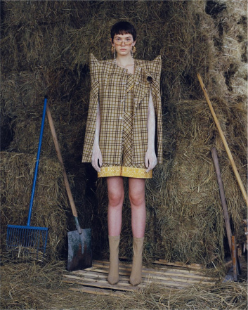 Fotoservizio/FW 21-22/WOMEN/PRESENTAZIONE/SARA WONG/DP2/20