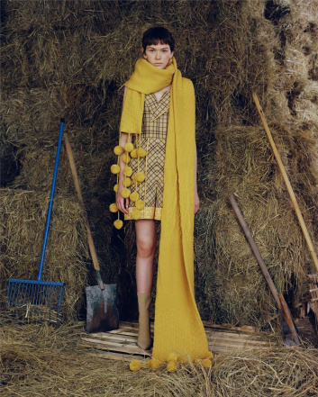 Fotoservizio/FW 21-22/WOMEN/PRESENTAZIONE/SARA WONG/DP2/21