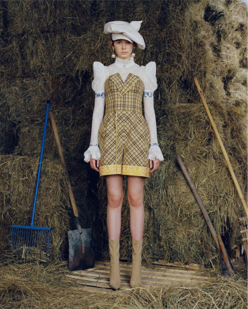 Fotoservizio/FW 21-22/WOMEN/PRESENTAZIONE/SARA WONG/DP2/22