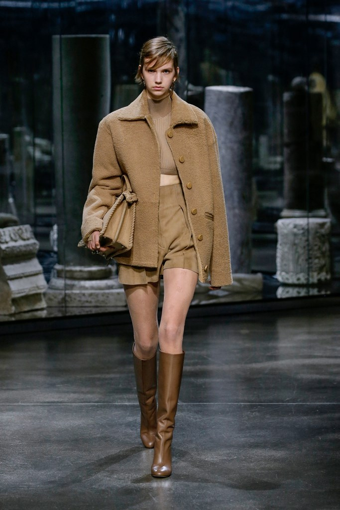Fotoservizio/FW 21-22/WOMEN/SFILATA/FENDI/DP2/7