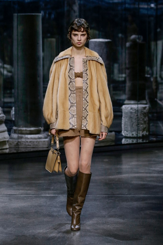 Fotoservizio/FW 21-22/WOMEN/SFILATA/FENDI/DP2/8