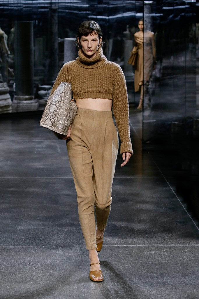 Fotoservizio/FW 21-22/WOMEN/SFILATA/FENDI/DP2/10