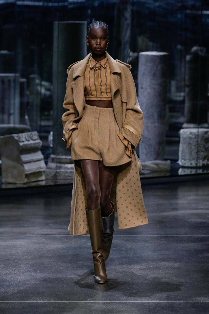 Fotoservizio/FW 21-22/WOMEN/SFILATA/FENDI/DP2/3