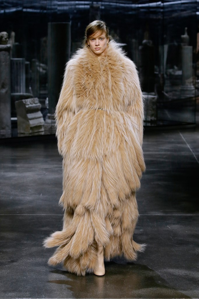 Fotoservizio/FW 21-22/WOMEN/SFILATA/FENDI/DP2/17