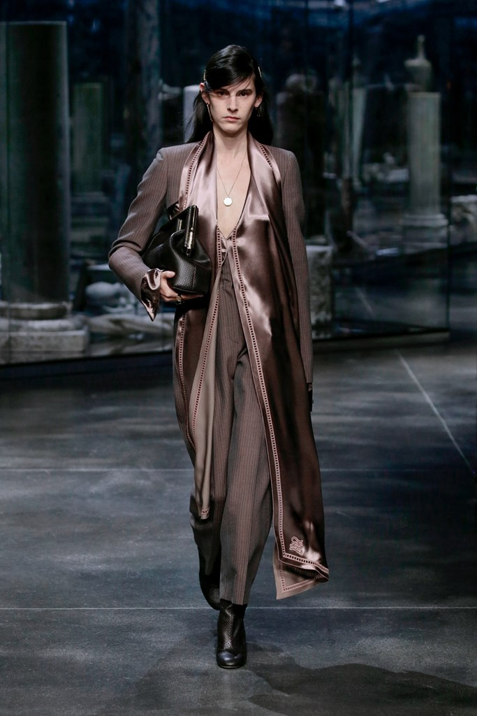 Fotoservizio/FW 21-22/WOMEN/SFILATA/FENDI/DP2/27