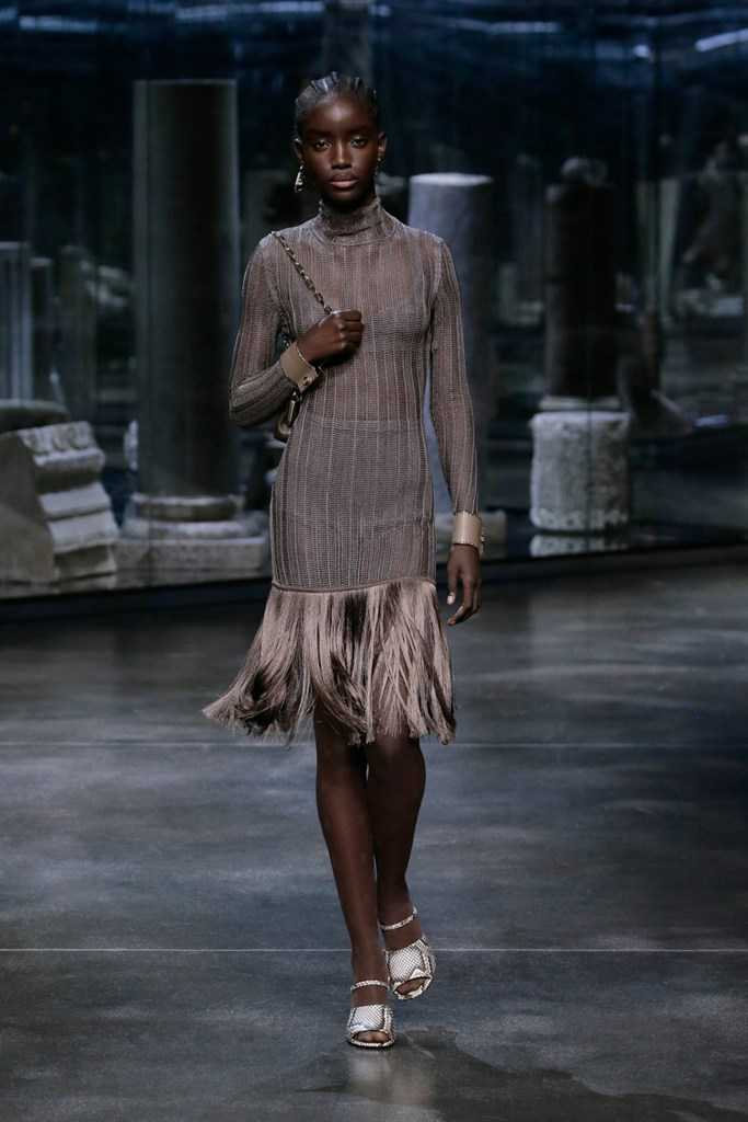 Fotoservizio/FW 21-22/WOMEN/SFILATA/FENDI/DP2/28