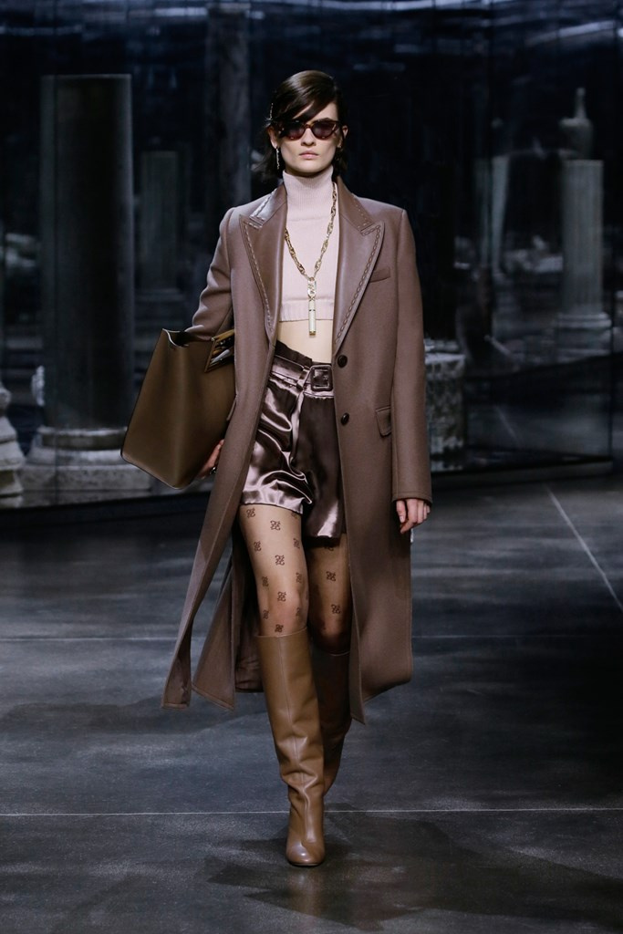 Fotoservizio/FW 21-22/WOMEN/SFILATA/FENDI/DP2/21