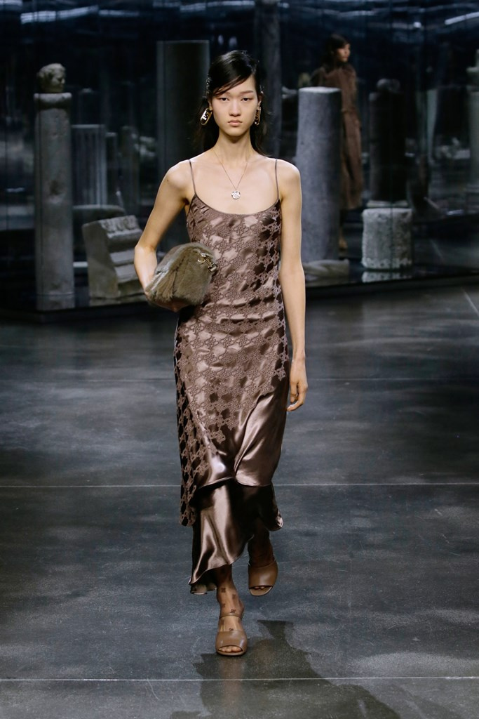 Fotoservizio/FW 21-22/WOMEN/SFILATA/FENDI/DP2/22