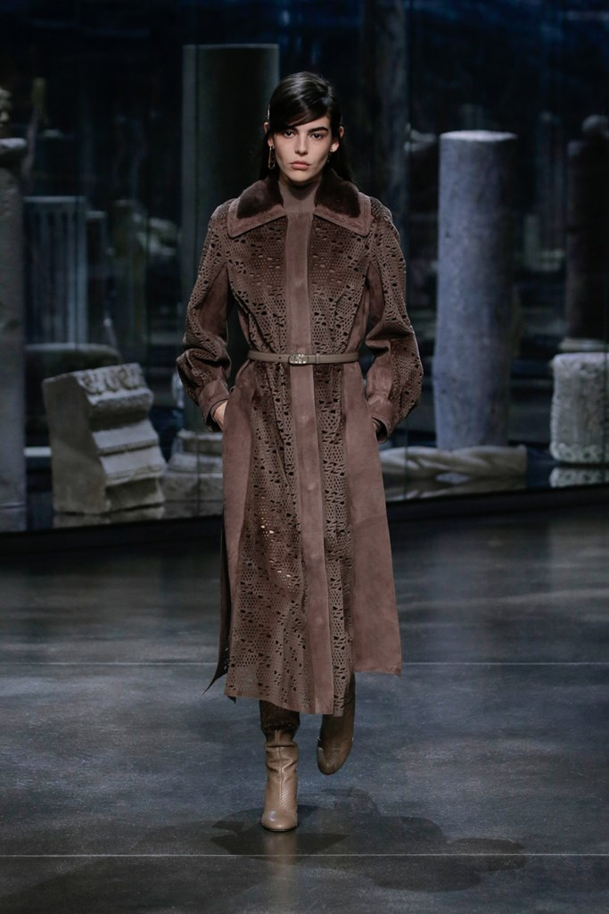 Fotoservizio/FW 21-22/WOMEN/SFILATA/FENDI/DP2/23