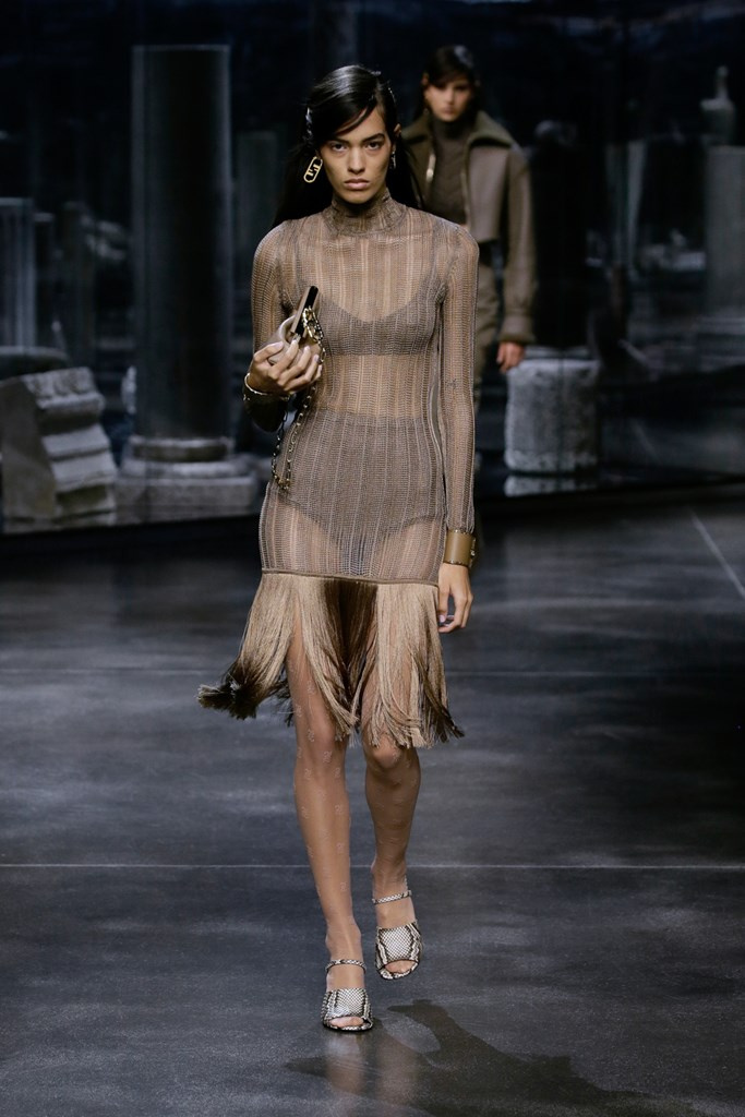 Fotoservizio/FW 21-22/WOMEN/SFILATA/FENDI/DP2/36