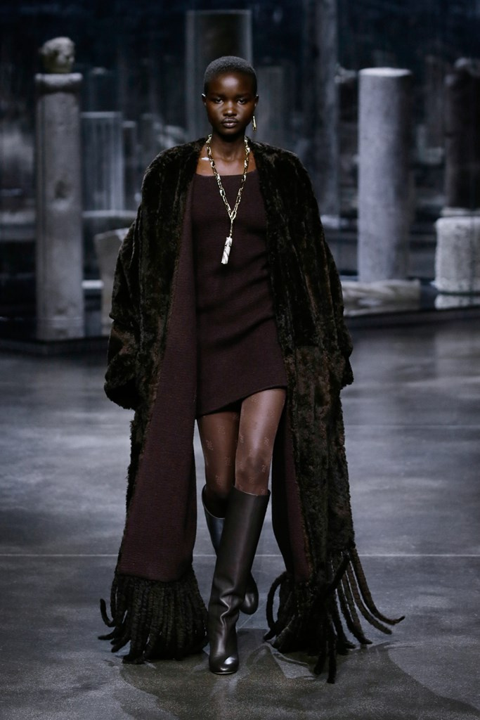 Fotoservizio/FW 21-22/WOMEN/SFILATA/FENDI/DP2/31