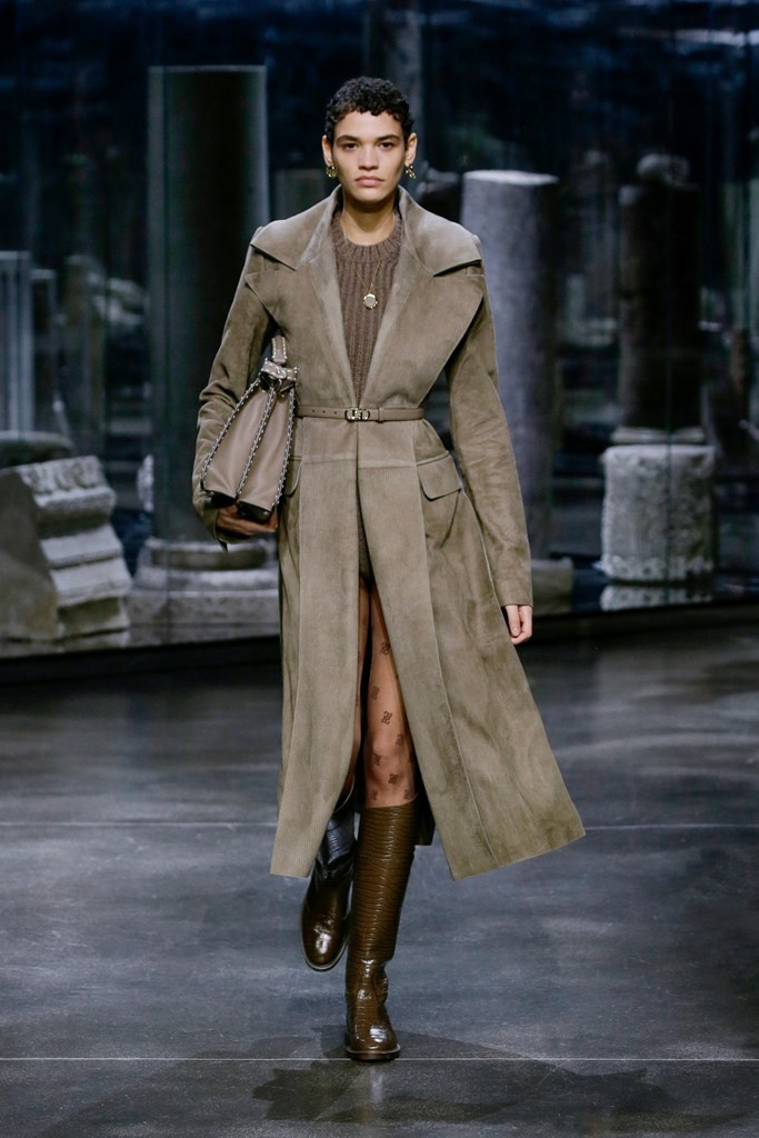 Fotoservizio/FW 21-22/WOMEN/SFILATA/FENDI/DP2/33
