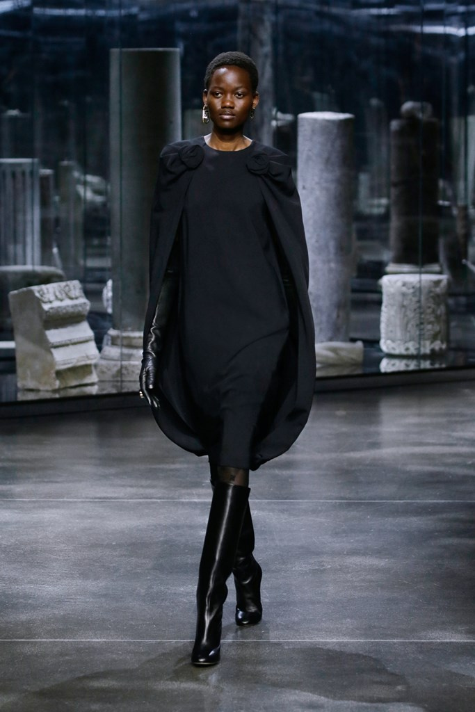 Fotoservizio/FW 21-22/WOMEN/SFILATA/FENDI/DP2/50