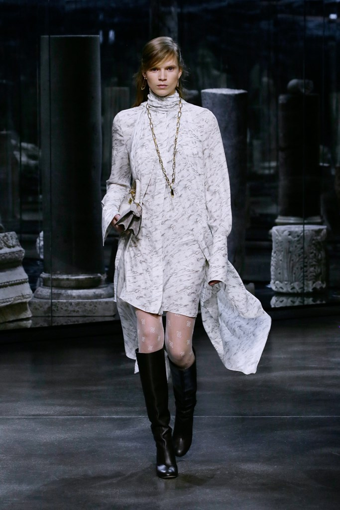 Fotoservizio/FW 21-22/WOMEN/SFILATA/FENDI/DP2/44