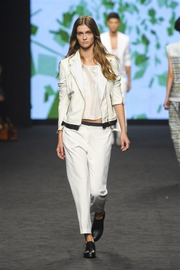 Fotoservizio/SS 2012/WOMEN/C'N'C COSTUME NATIONAL/11