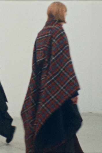 Fotoservizio/FW 21-22/WOMEN/SFILATA/FABIO QUARANTA/DP2/30