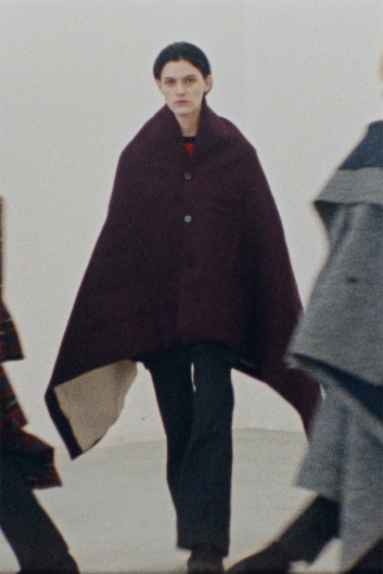 Fotoservizio/FW 21-22/WOMEN/SFILATA/FABIO QUARANTA/DP2/21