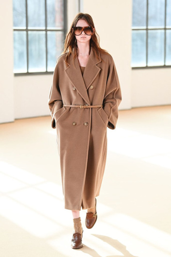 Fotoservizio/FW 21-22/WOMEN/SFILATA/MAX MARA/DP2/5