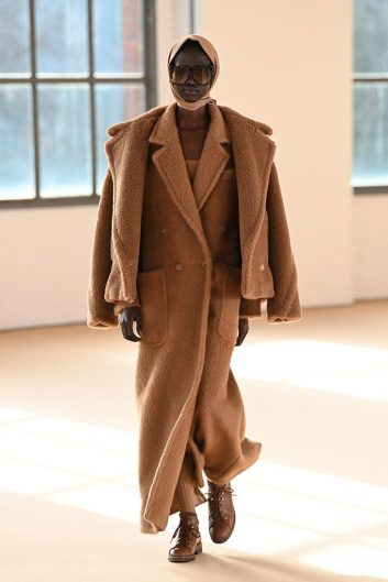 Fotoservizio/FW 21-22/WOMEN/SFILATA/MAX MARA/DP2/0