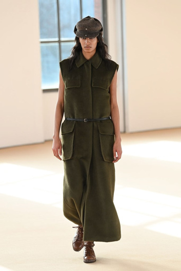 Fotoservizio/FW 21-22/WOMEN/SFILATA/MAX MARA/DP2/12