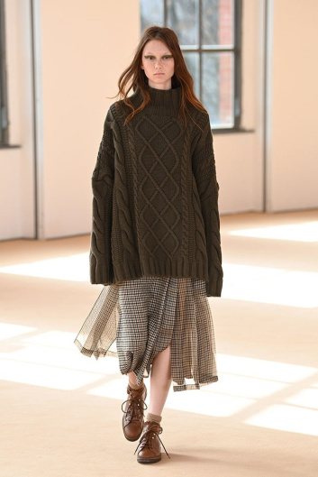Fotoservizio/FW 21-22/WOMEN/SFILATA/MAX MARA/DP2/26