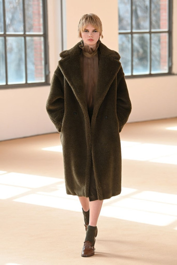Fotoservizio/FW 21-22/WOMEN/SFILATA/MAX MARA/DP2/27