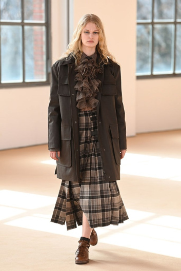 Fotoservizio/FW 21-22/WOMEN/SFILATA/MAX MARA/DP2/28