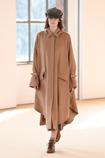 Fotoservizio/FW 21-22/WOMEN/SFILATA/MAX MARA/DP2/22