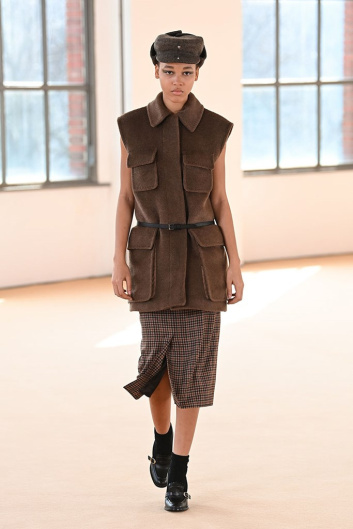 Fotoservizio/FW 21-22/WOMEN/SFILATA/MAX MARA/DP2/35