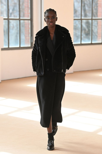 Fotoservizio/FW 21-22/WOMEN/SFILATA/MAX MARA/DP2/38