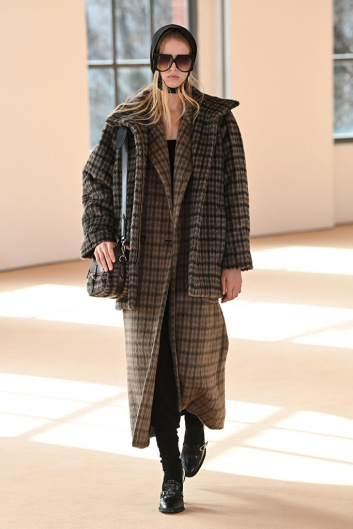 Fotoservizio/FW 21-22/WOMEN/SFILATA/MAX MARA/DP2/29