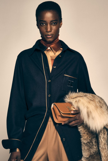 Fotoservizio/FW 21-22/WOMEN/PRESENTAZIONE/KITON/DP2/7