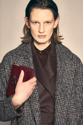 Fotoservizio/FW 21-22/WOMEN/PRESENTAZIONE/KITON/DP2/17