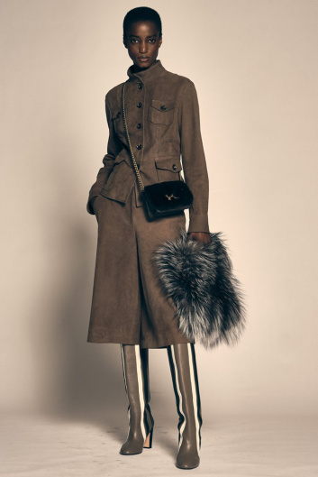Fotoservizio/FW 21-22/WOMEN/PRESENTAZIONE/KITON/DP2/14