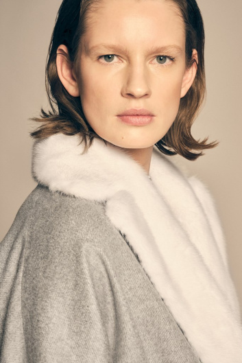 Fotoservizio/FW 21-22/WOMEN/PRESENTAZIONE/KITON/DP2/27