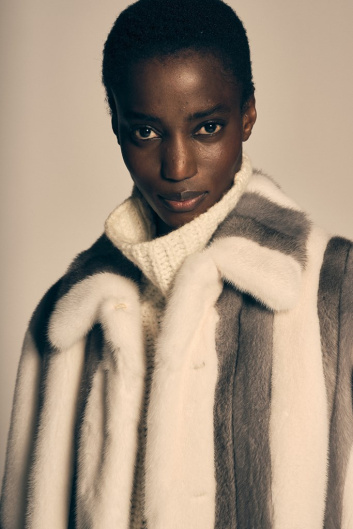 Fotoservizio/FW 21-22/WOMEN/PRESENTAZIONE/KITON/DP2/28
