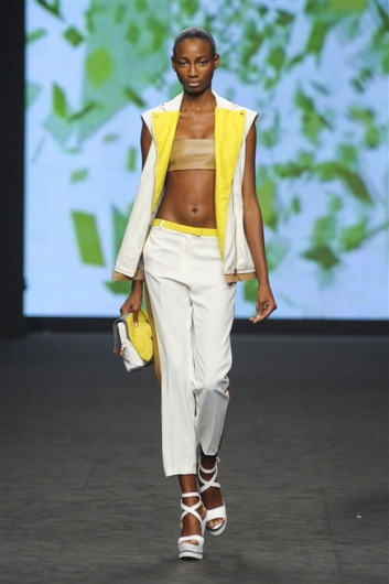 Fotoservizio/SS 2012/WOMEN/C'N'C COSTUME NATIONAL/17