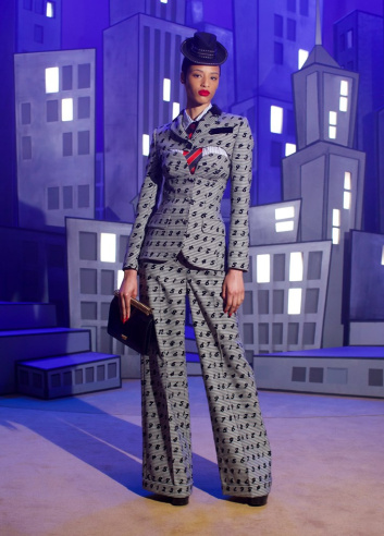 Fotoservizio/FW 21-22/WOMEN/SFILATA/MOSCHINO/DP2/1