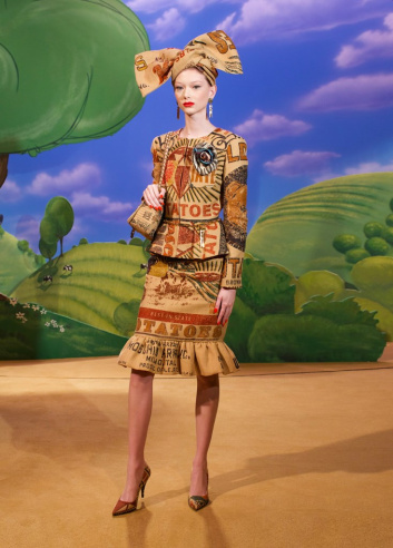 Fotoservizio/FW 21-22/WOMEN/SFILATA/MOSCHINO/DP2/10
