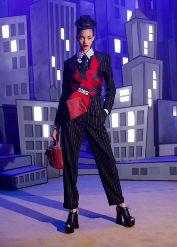 Fotoservizio/FW 21-22/WOMEN/SFILATA/MOSCHINO/DP2/4